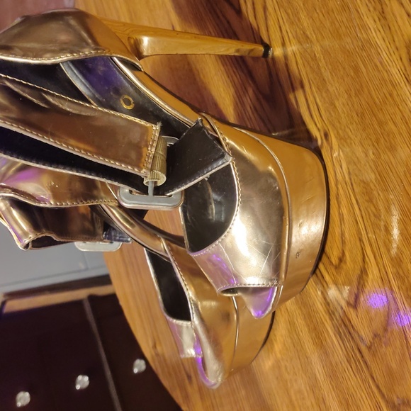 Platform heels - Picture 3 of 3